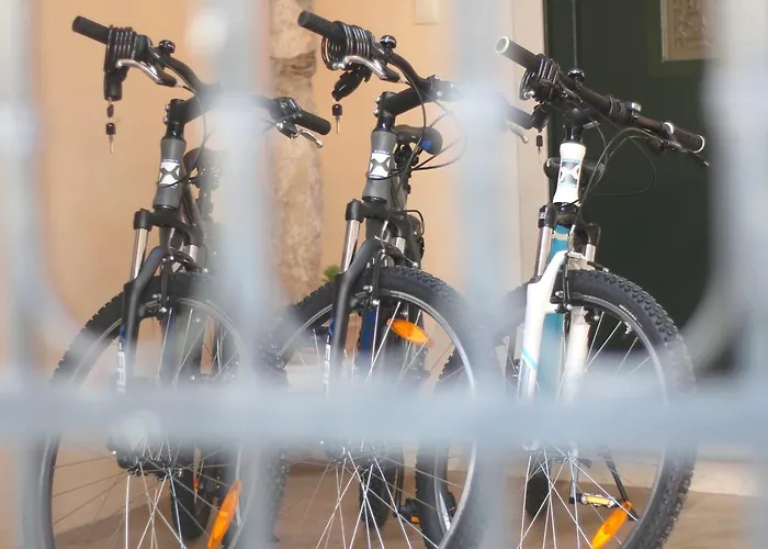 班姆比那公寓 *